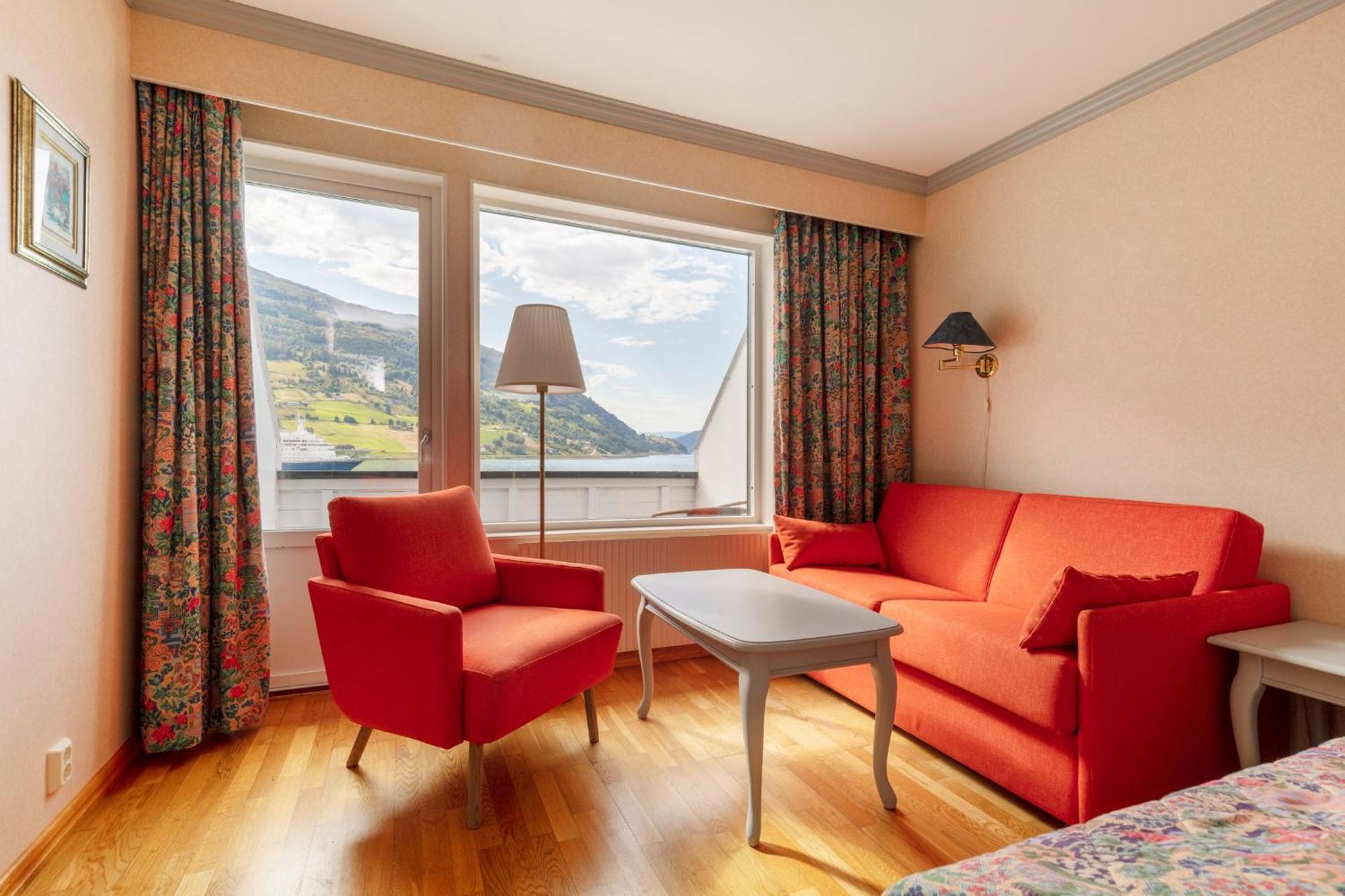 Olden Fjordhotel Εξωτερικό φωτογραφία