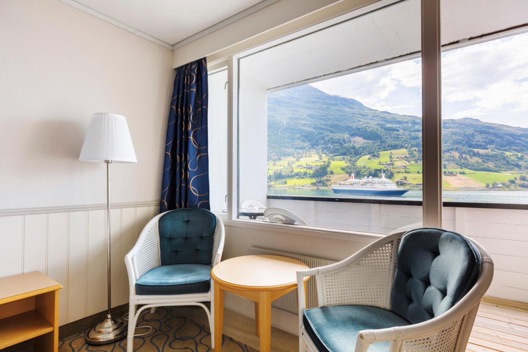 Olden Fjordhotel Εξωτερικό φωτογραφία