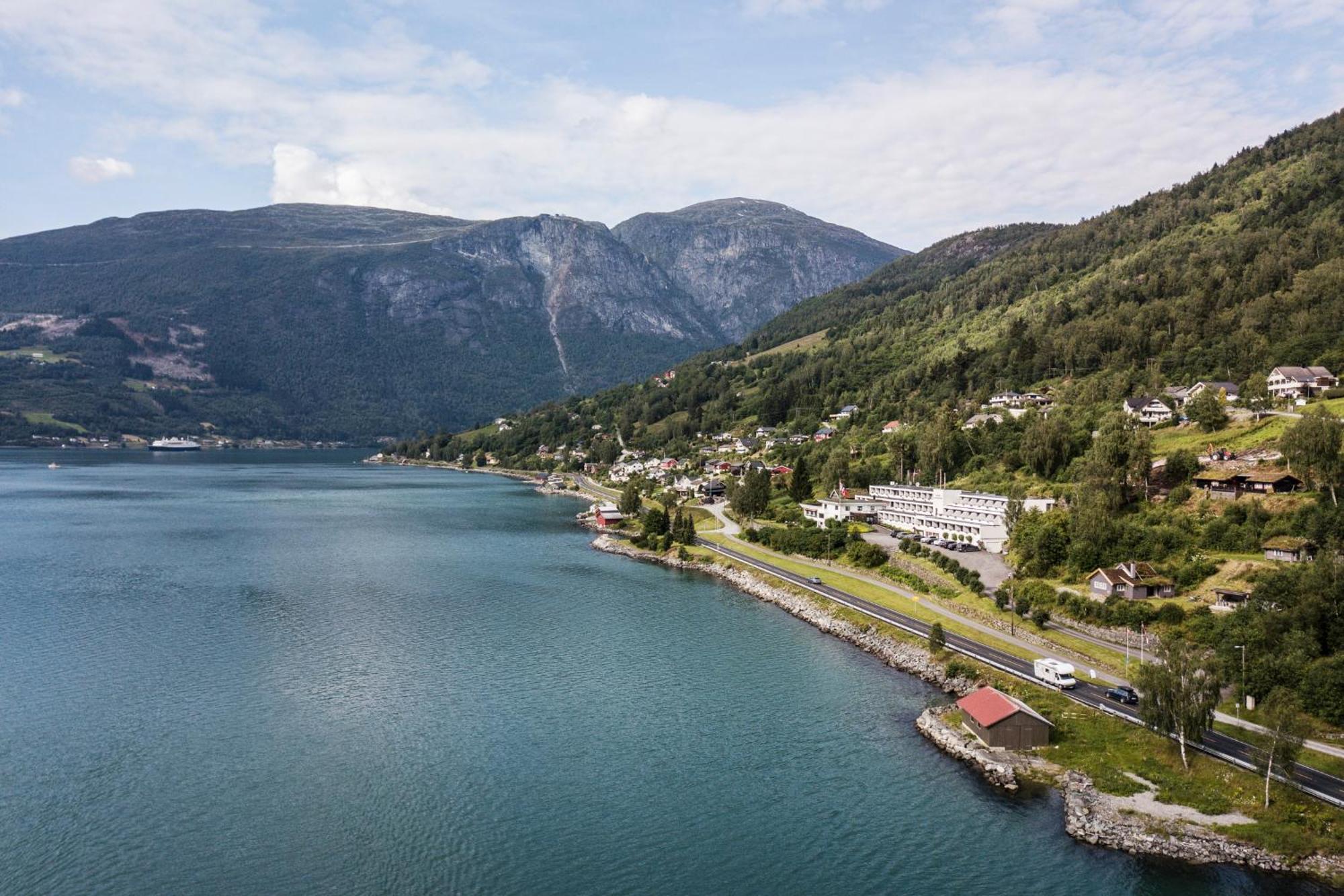 Olden Fjordhotel Εξωτερικό φωτογραφία