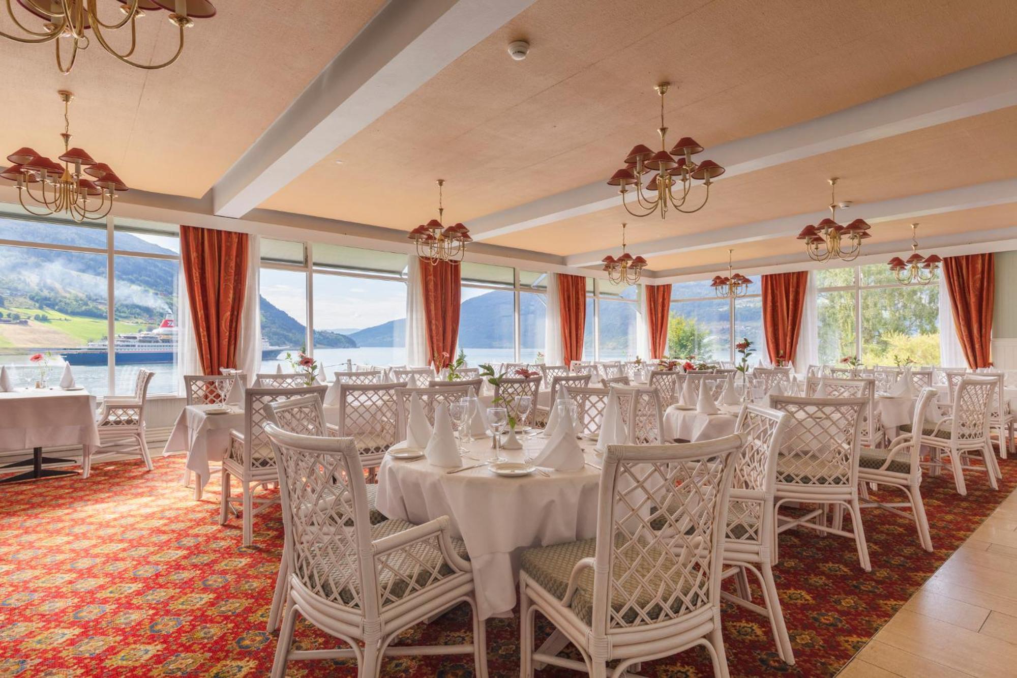 Olden Fjordhotel Εξωτερικό φωτογραφία