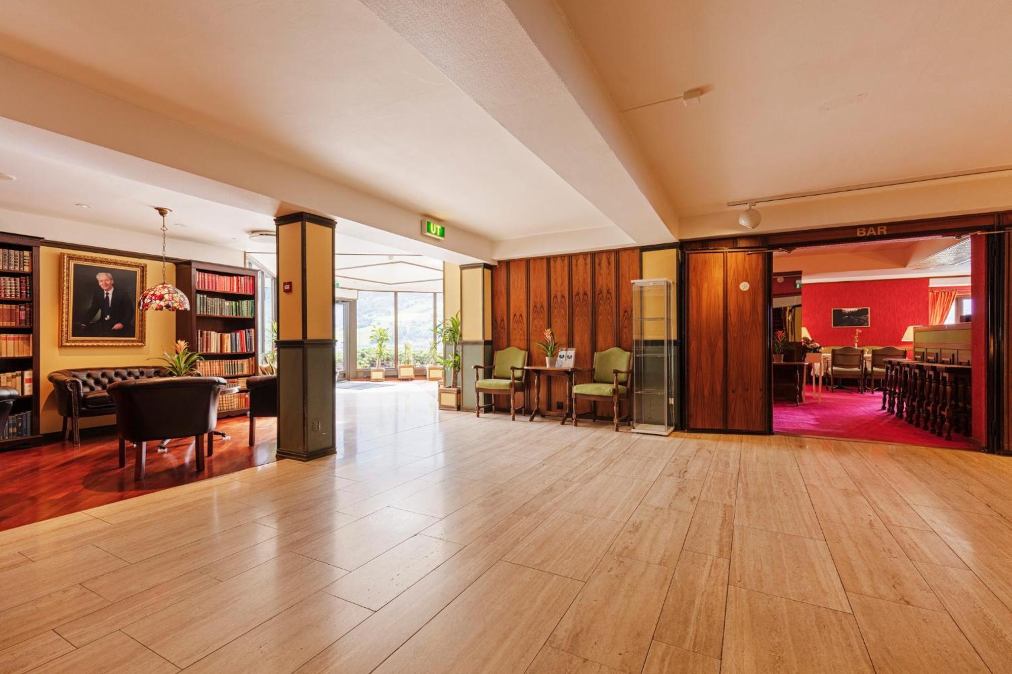 Olden Fjordhotel Εξωτερικό φωτογραφία